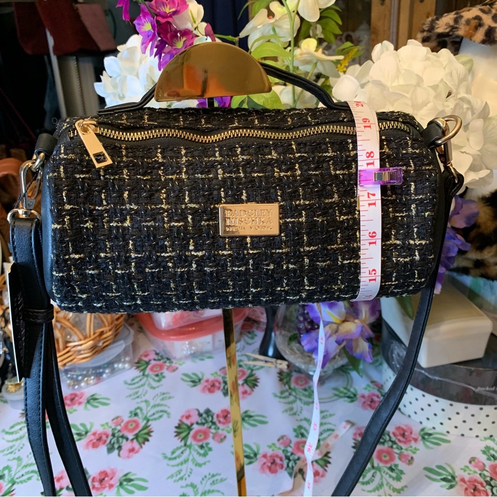 Badgley Mischka Black and Gold Elegant Tweed Barrel Bag - Picture 9 of 9